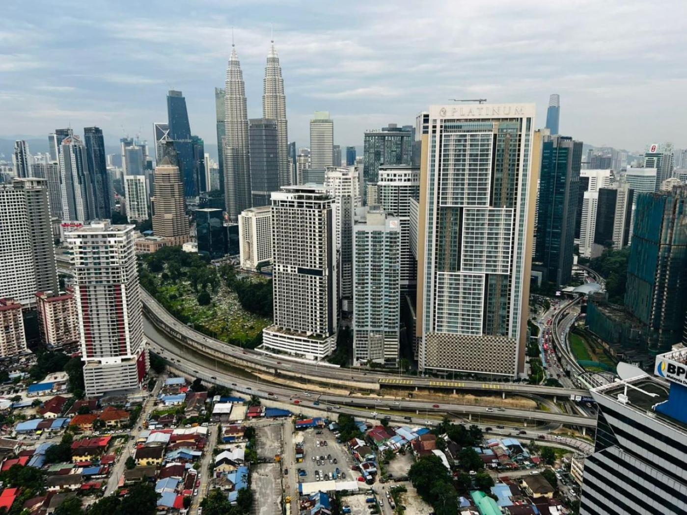 The Luxe Suites Infinitum Klcc クアラルンプール エクステリア 写真
